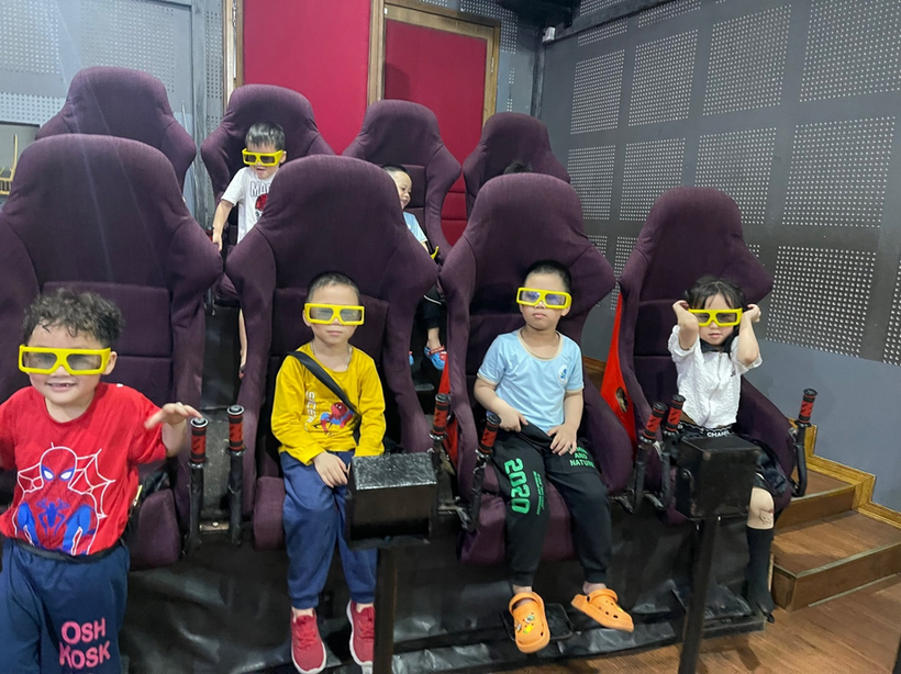 C:\Users\Administrator\Desktop\tham quan\z4245165890303_112aafeefb20dc315f981ff7521ef198.jpg