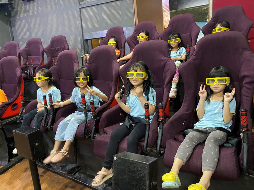 C:\Users\Administrator\Desktop\tham quan\z4244753554618_f8d66b897a4693cca5eb9ccd1e293188.jpg