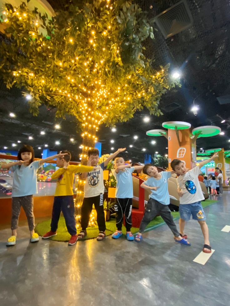 C:\Users\Administrator\Desktop\tham quan\z4245101471059_3a81fc01b384519d1641b6931a49c03a.jpg