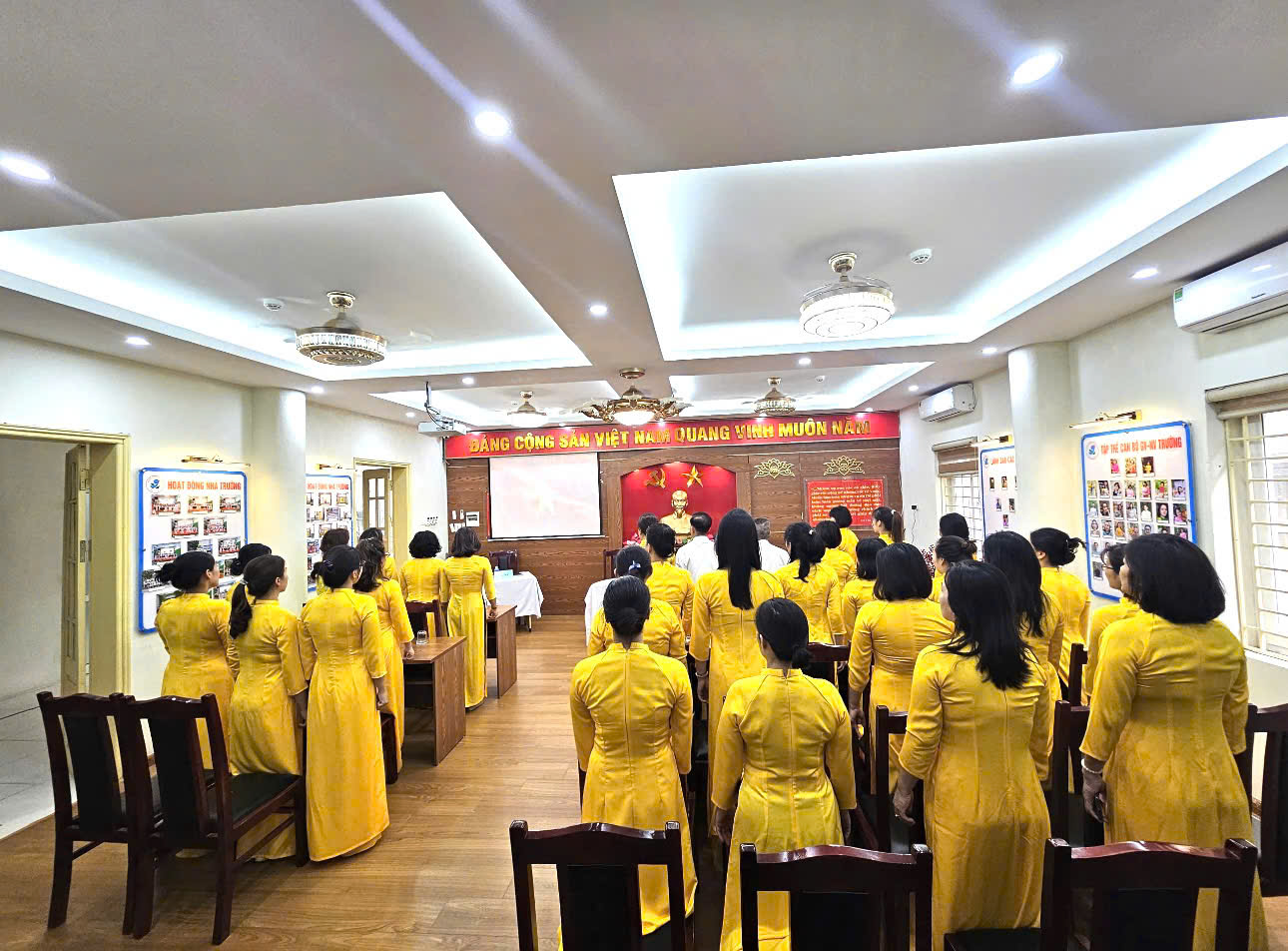 C:\Users\Techsi.vn\Desktop\ảnh hn\z5916154326732_36a00c77f043ec25d9ced705af4456dc.jpg