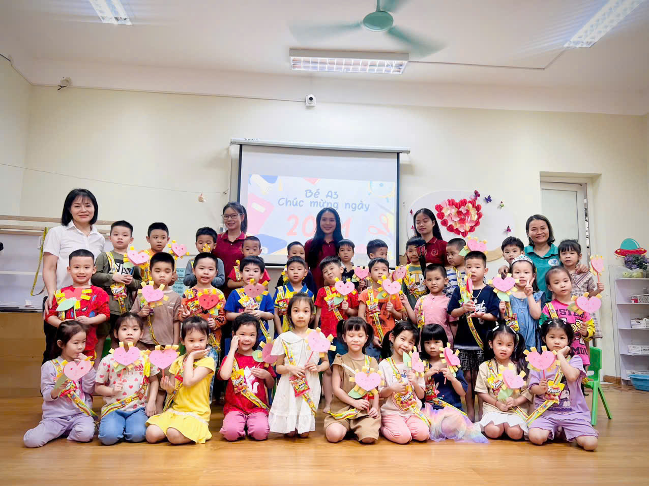 C:\Users\Administrator\Desktop\anh thuc tâp[\z6102877625988_4d9500e1dd5793d5ea50ef47bdaec3dc.jpg