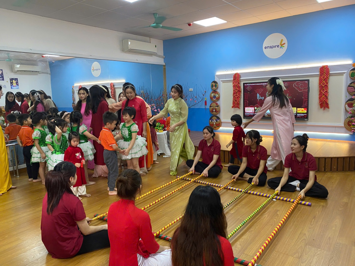 C:\Users\Administrator\Desktop\anh thuc tâp[\z6102877714688_75206787d6686583d29225aad4816462.jpg