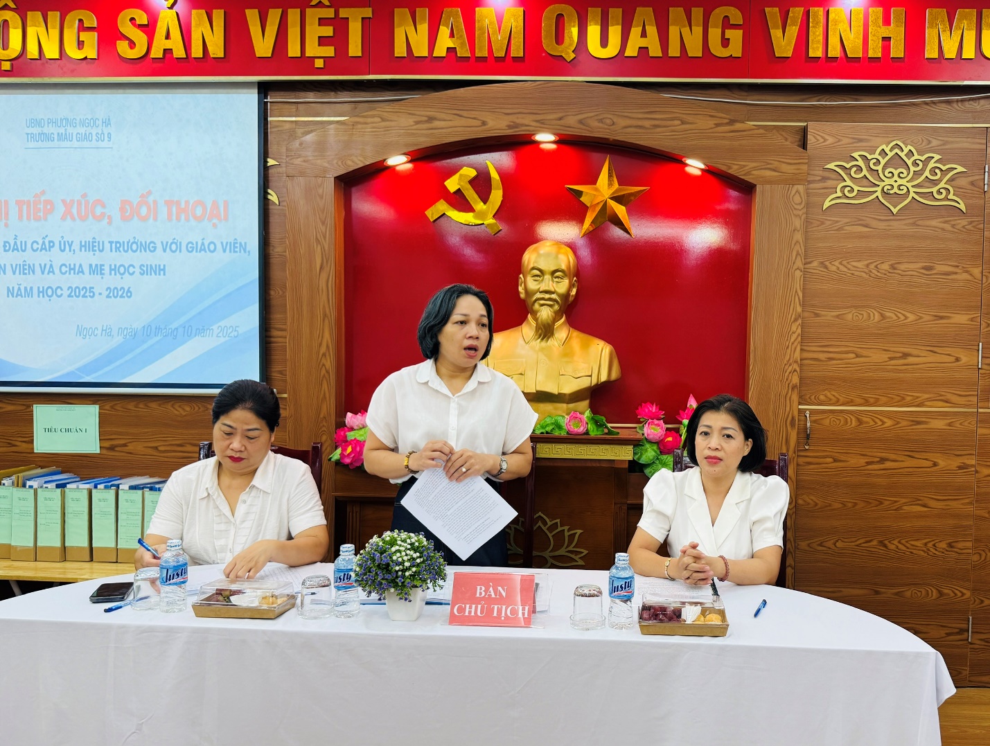 A group of women sitting at a table

AI-generated content may be incorrect.