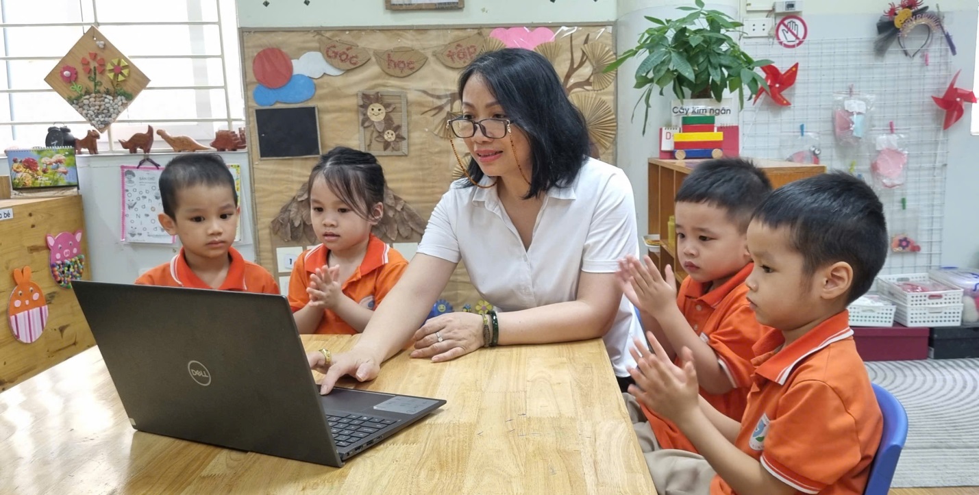 C:\Users\Techsi.vn\Desktop\hoc tap suot doi\gen-h-z7110553198341_b4c597646d70c2c42d3f50592aca2352.jpg