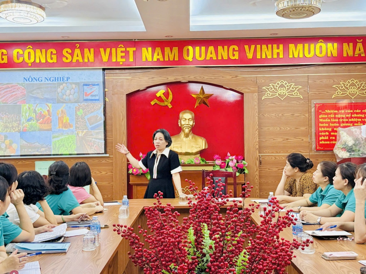 C:\Users\Techsi.vn\Desktop\hoc tap suot doi\gen-h-z7112375149155_1daf849182c96f6f26c240faacf16009.jpg