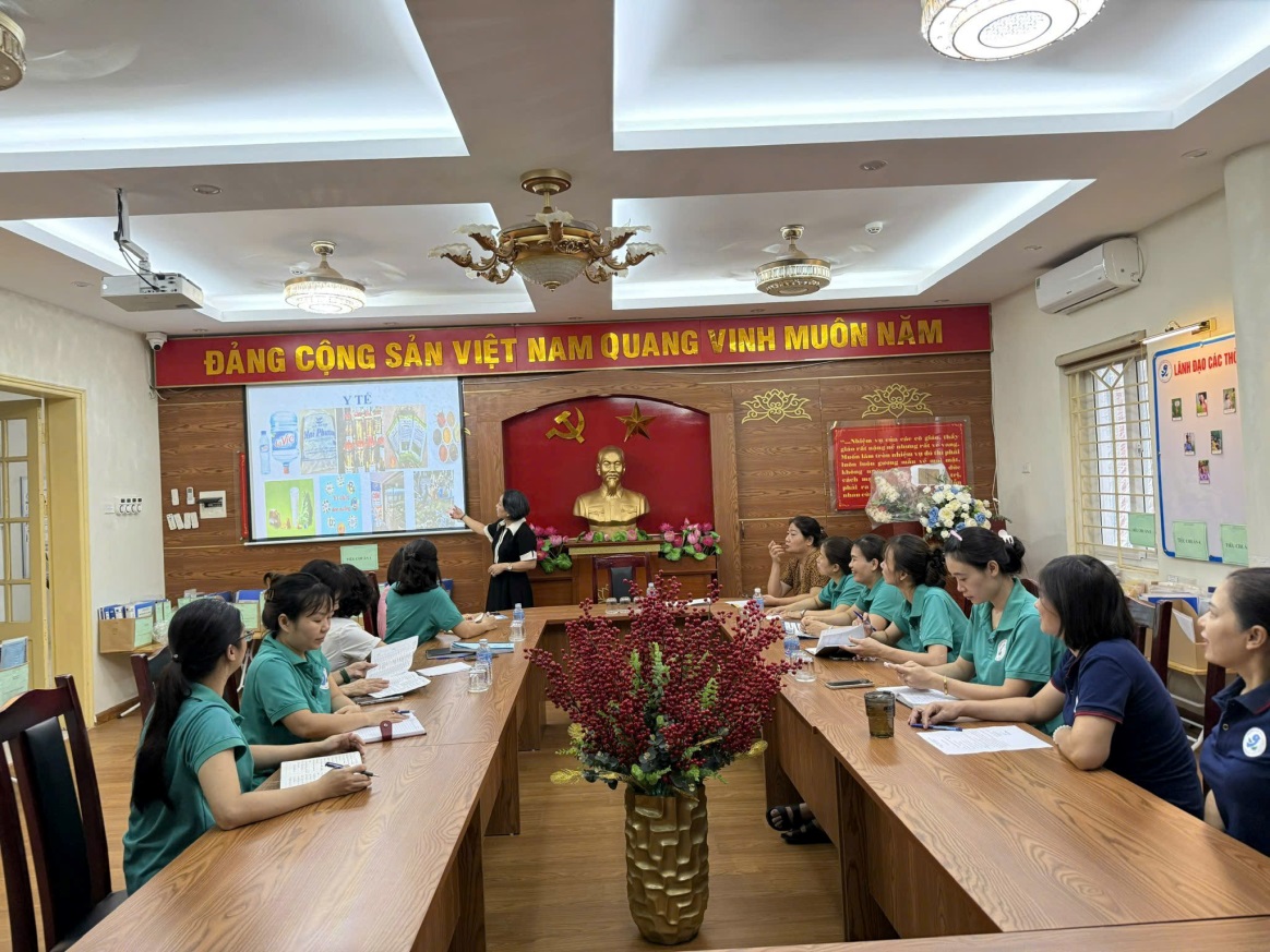 C:\Users\Techsi.vn\Desktop\hoc tap suot doi\gen-h-z7112375809969_eabfe91183acc5037272f349500d9374.jpg