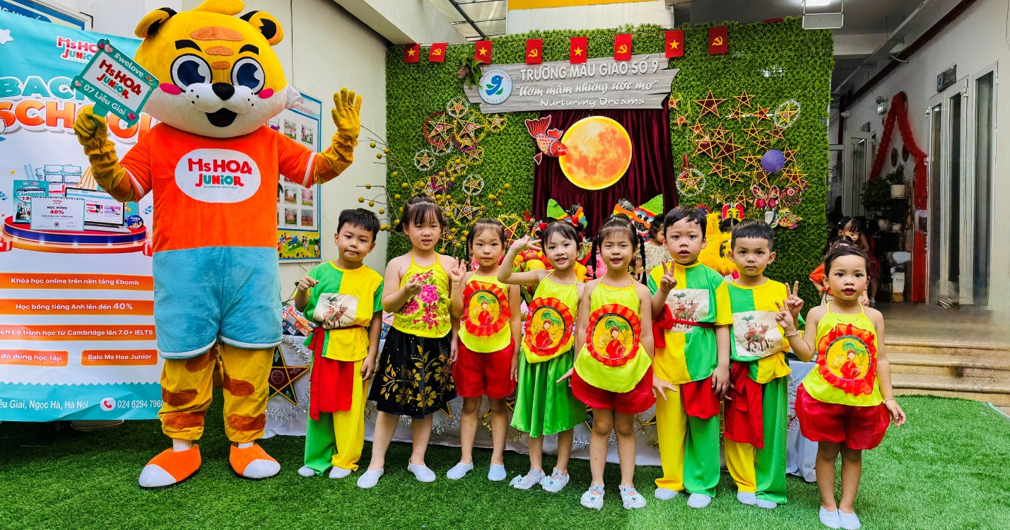 A group of kids posing for a photo

AI-generated content may be incorrect.