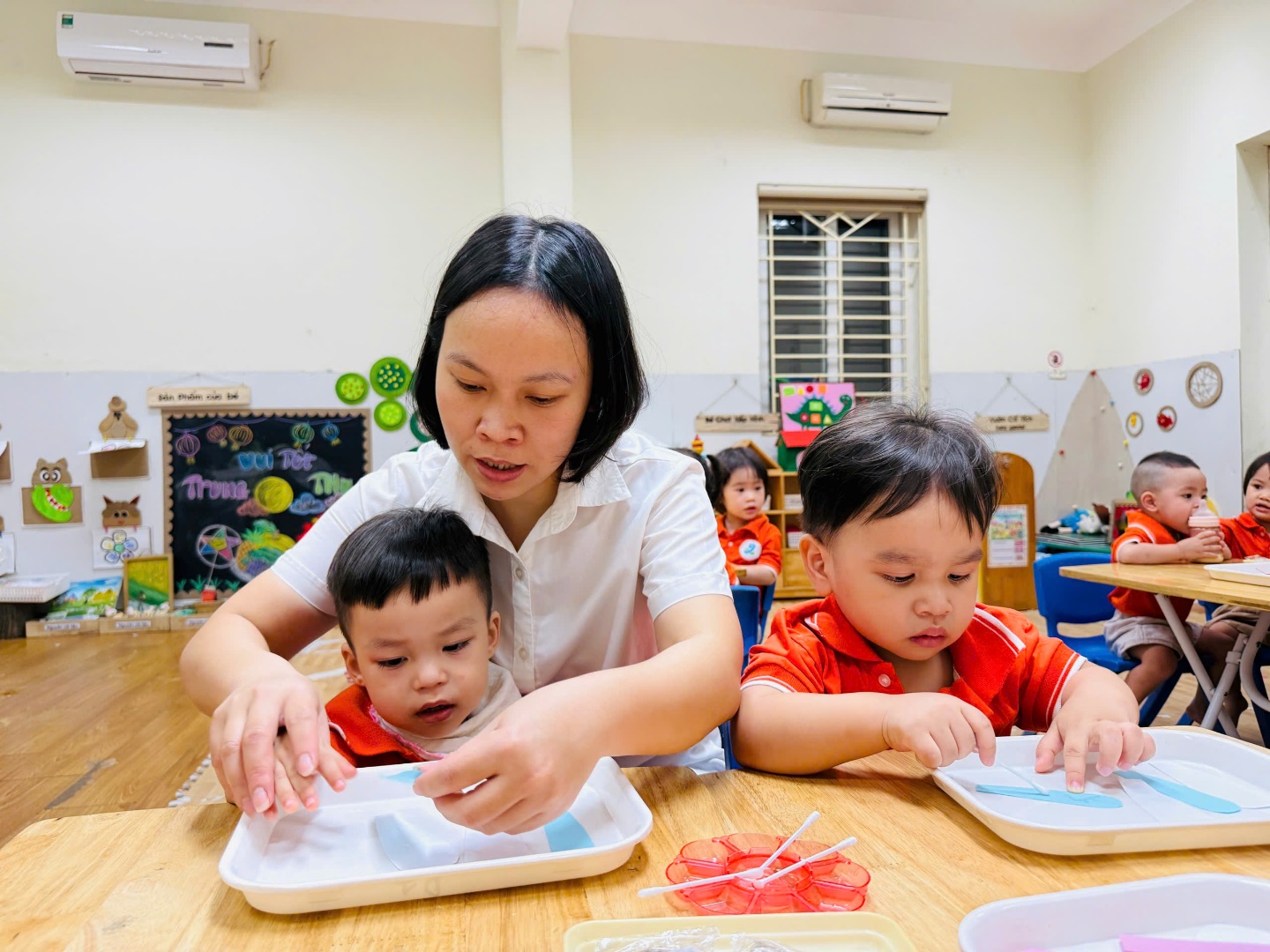 D:\O's Documents\Desktop\ẢNH LÀM ĐÈN TRUNG THU\z7085084421035_b516d240e4b3ed502721d5ac60a49517.jpg