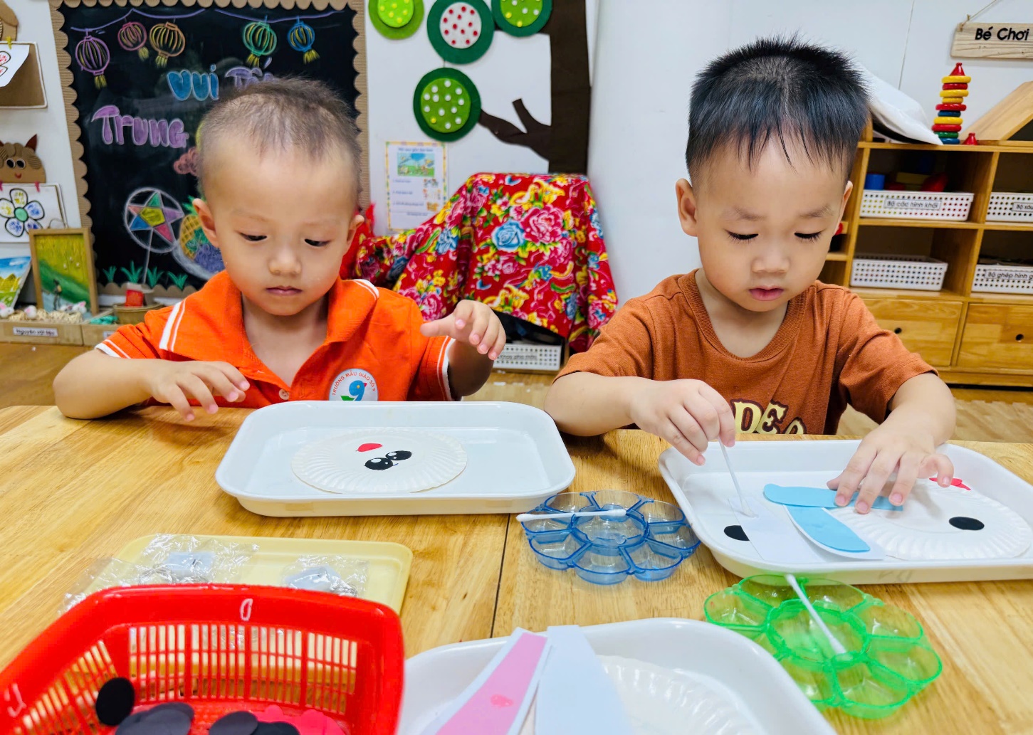 D:\O's Documents\Desktop\ẢNH LÀM ĐÈN TRUNG THU\z7085084482308_adbd3b299d33650210d71678b5a6f385.jpg