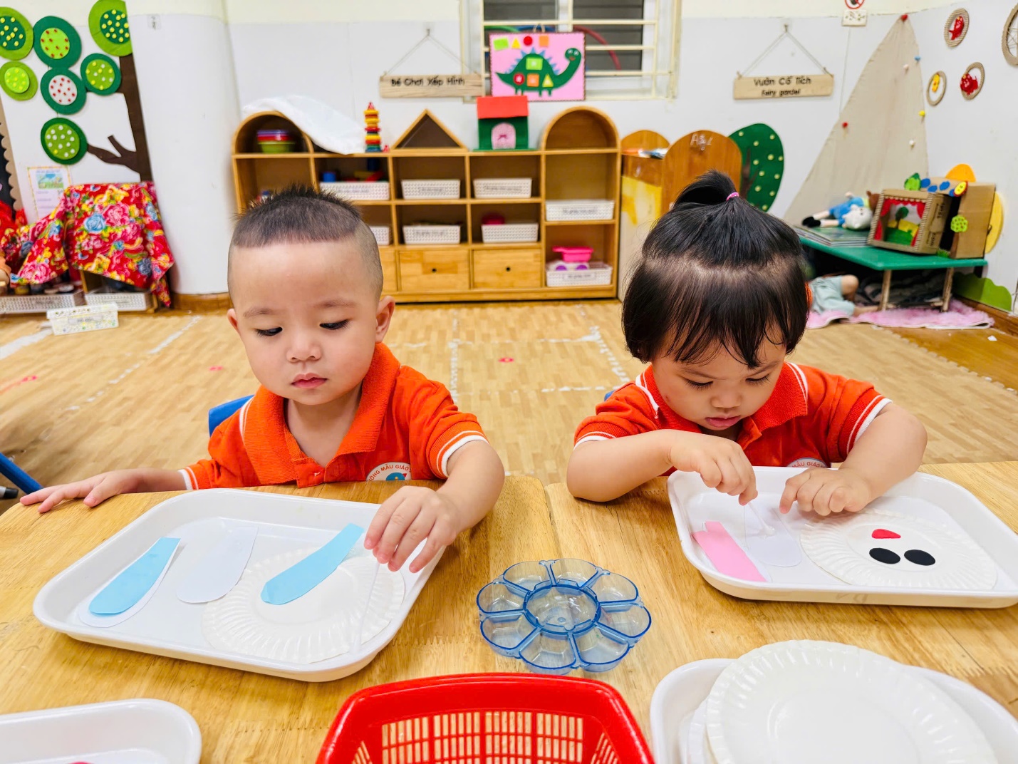 D:\O's Documents\Desktop\ẢNH LÀM ĐÈN TRUNG THU\z7085084460677_2b026f83e0d9e81e7ef46af822871761.jpg