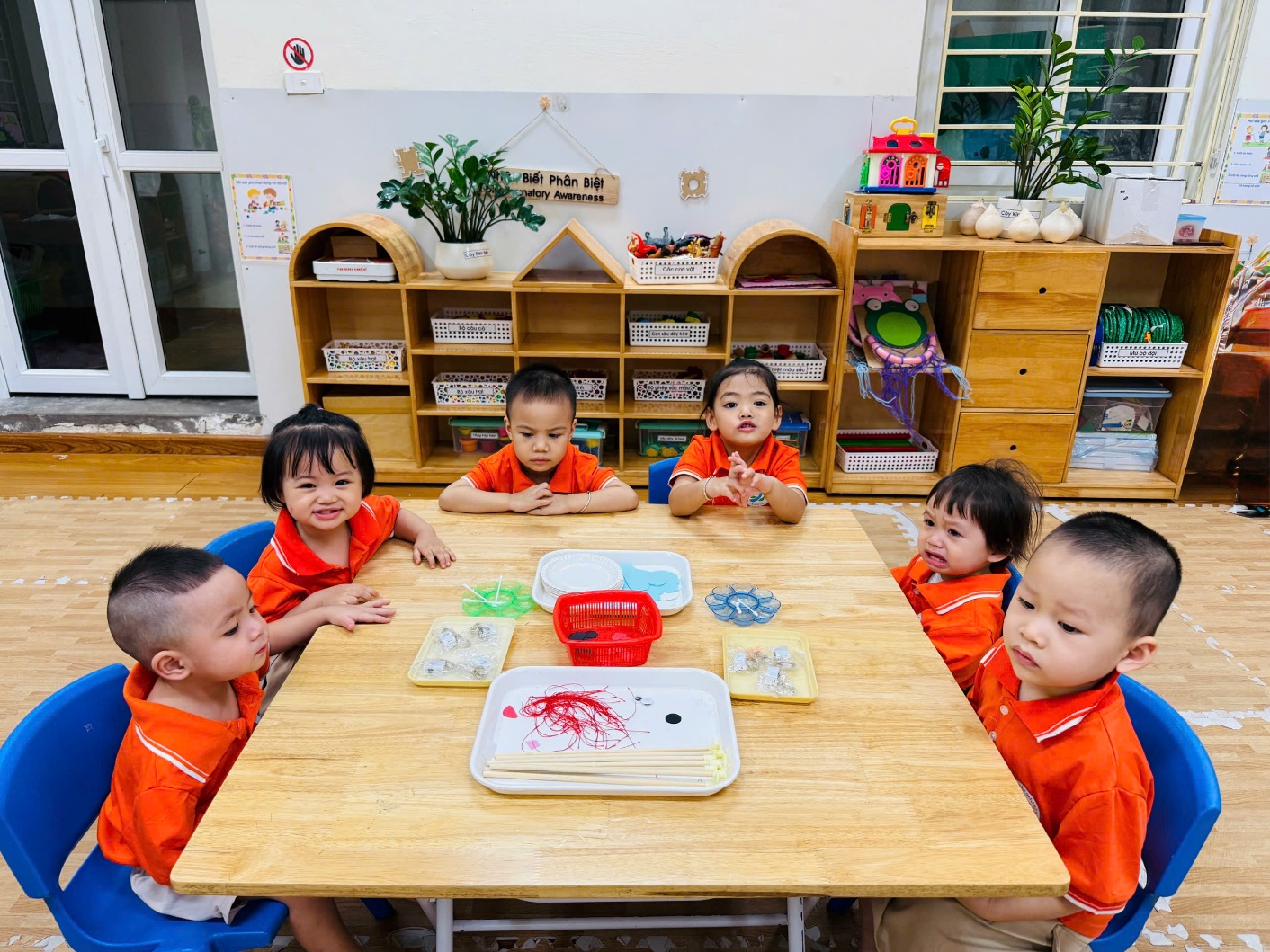 D:\O's Documents\Desktop\ẢNH LÀM ĐÈN TRUNG THU\z7085084411580_e3f1d666462da4d95d72dc64a851f352.jpg