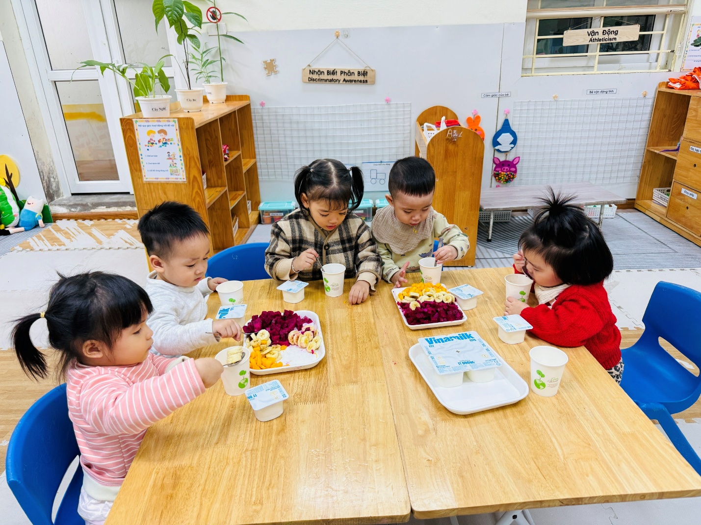 D:\O's Documents\Desktop\noi trow\z7240122445407_d9a1a247cb0c6d525abebbb6b00af1fb.jpg