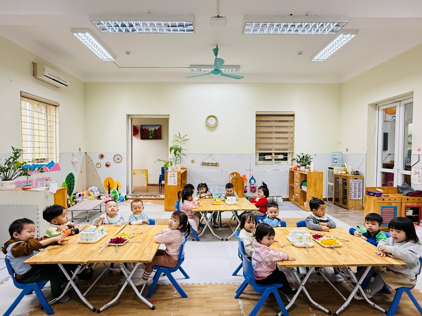 D:\O's Documents\Desktop\noi trow\z7240120153431_946c89e592d70aa42023b9ad41a6e8b3.jpg