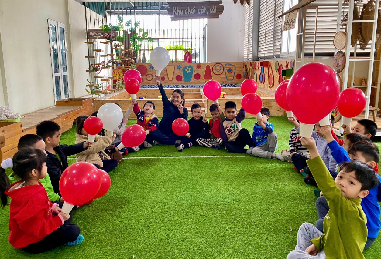 C:\Users\Administrator\Desktop\Khinh khi cau\z6421117375751_9449a6f80e3fa3159075e135c438490e.jpg