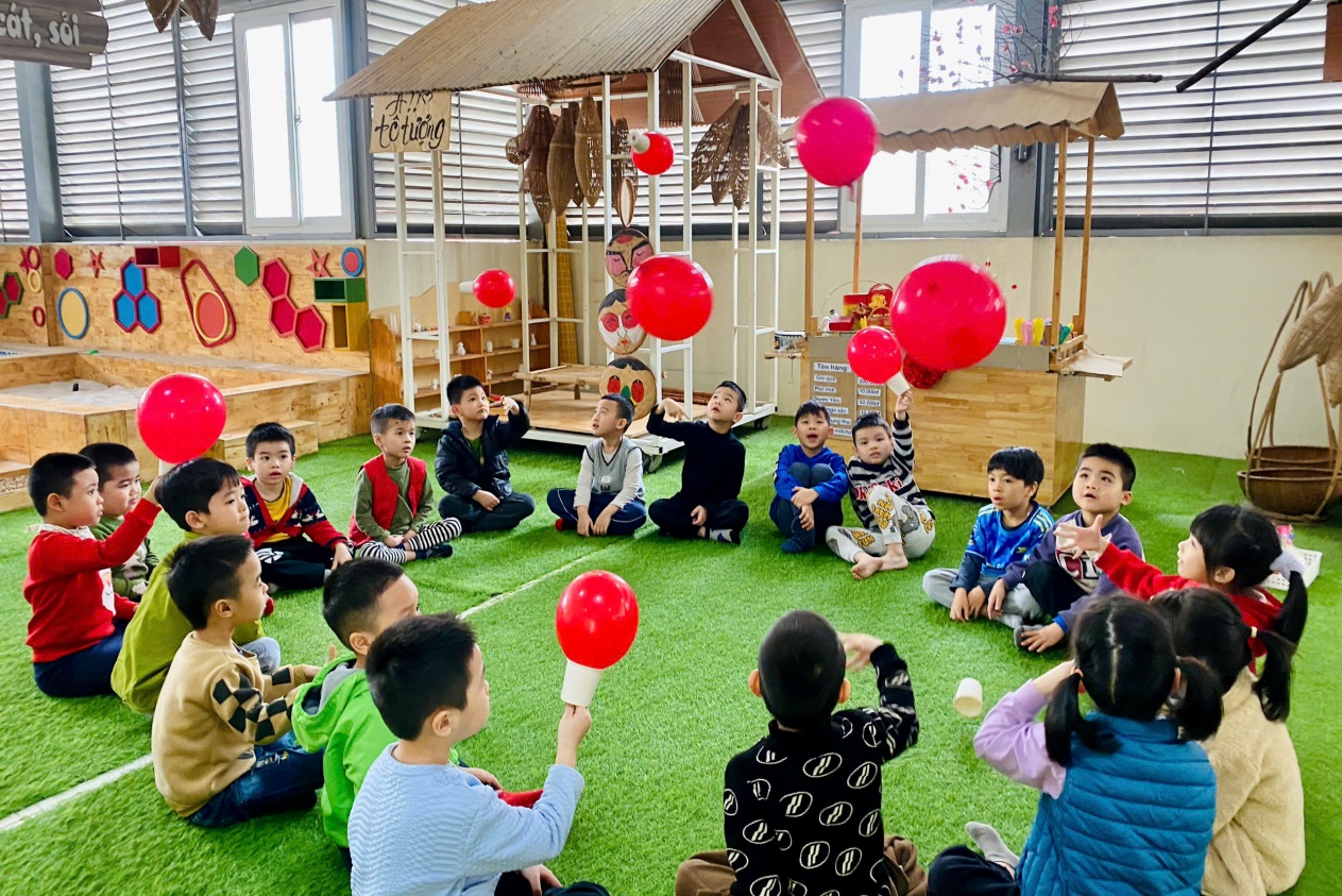 C:\Users\Administrator\Desktop\Khinh khi cau\z6421117418308_676bf6e27c3ea395d44a6ac598008cd2.jpg