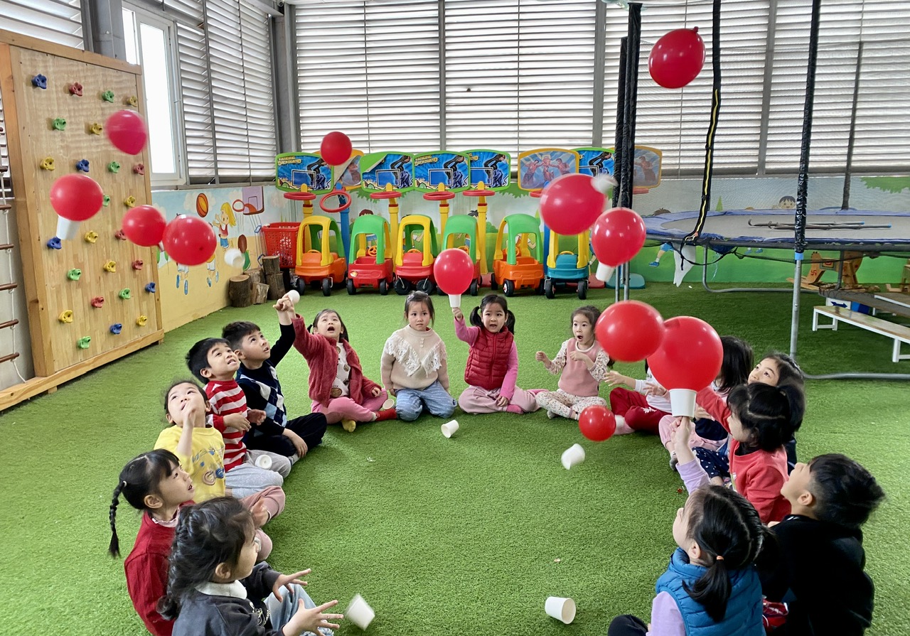 C:\Users\Administrator\Desktop\Khinh khi cau\z6421154350252_b62adf95c6674cce04bde7567e681358.jpg