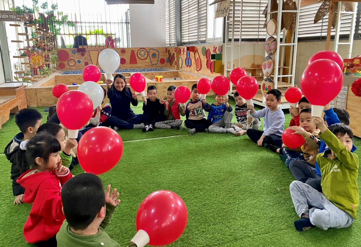 C:\Users\Administrator\Desktop\Khinh khi cau\z6421160418430_376c16f31ac97b5dcefd186a89321964.jpg