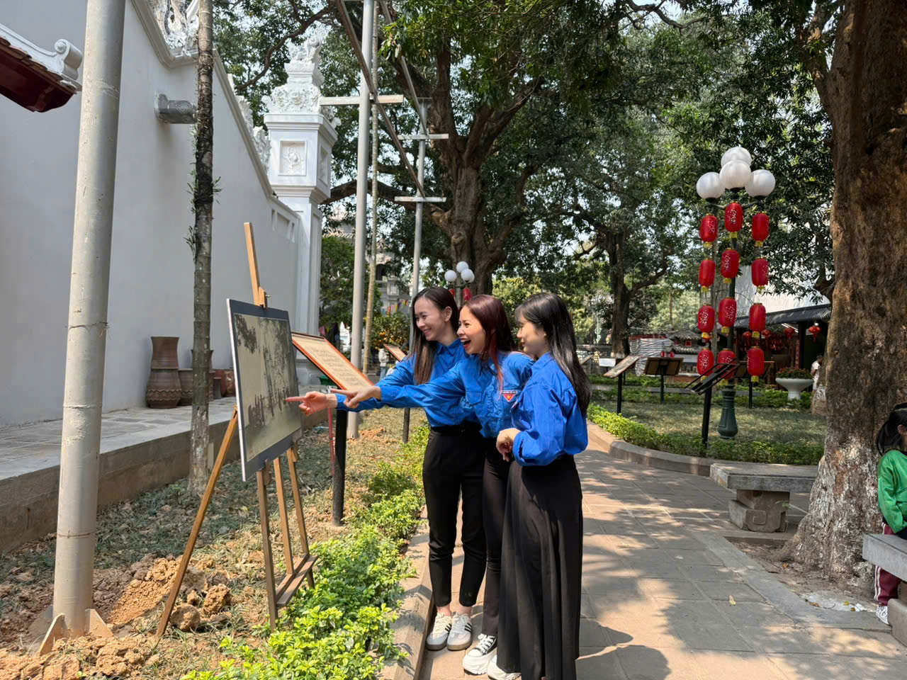 D:\O's Documents\Desktop\ky niem 94 nam DTN\z6431081133045_32b51702eef505097137684452f1f832.jpg