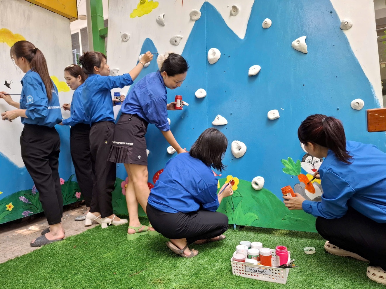 C:\Users\Techsi.vn\Desktop\2025.2026\chi đoàn\gen-h-z6908991880983_6a020b34532295813204a445323498de.jpg