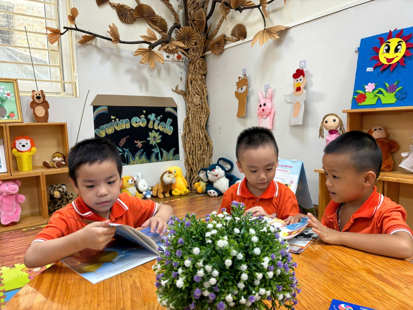 C:\Users\Administrator\Desktop\HĐ Phòng thư viện\gen-o-z7051955913382_f88e031d5a10cc0d6d490da291973a5f.jpg