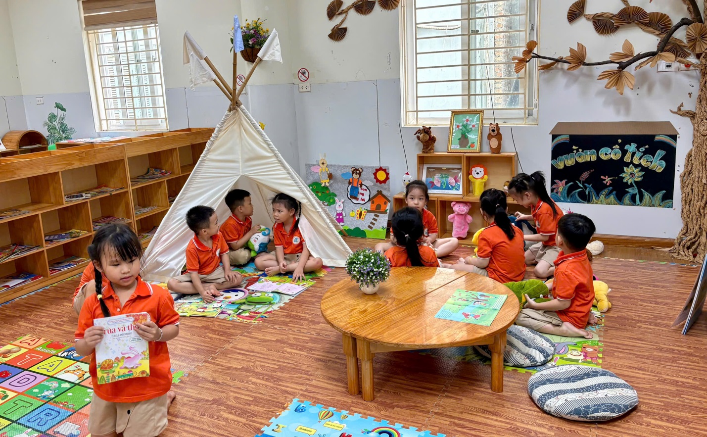 C:\Users\Administrator\Desktop\HĐ Phòng thư viện\gen-o-z7051955940761_dd5aa0c7cf7794743b8b51e7823c9afc.jpg