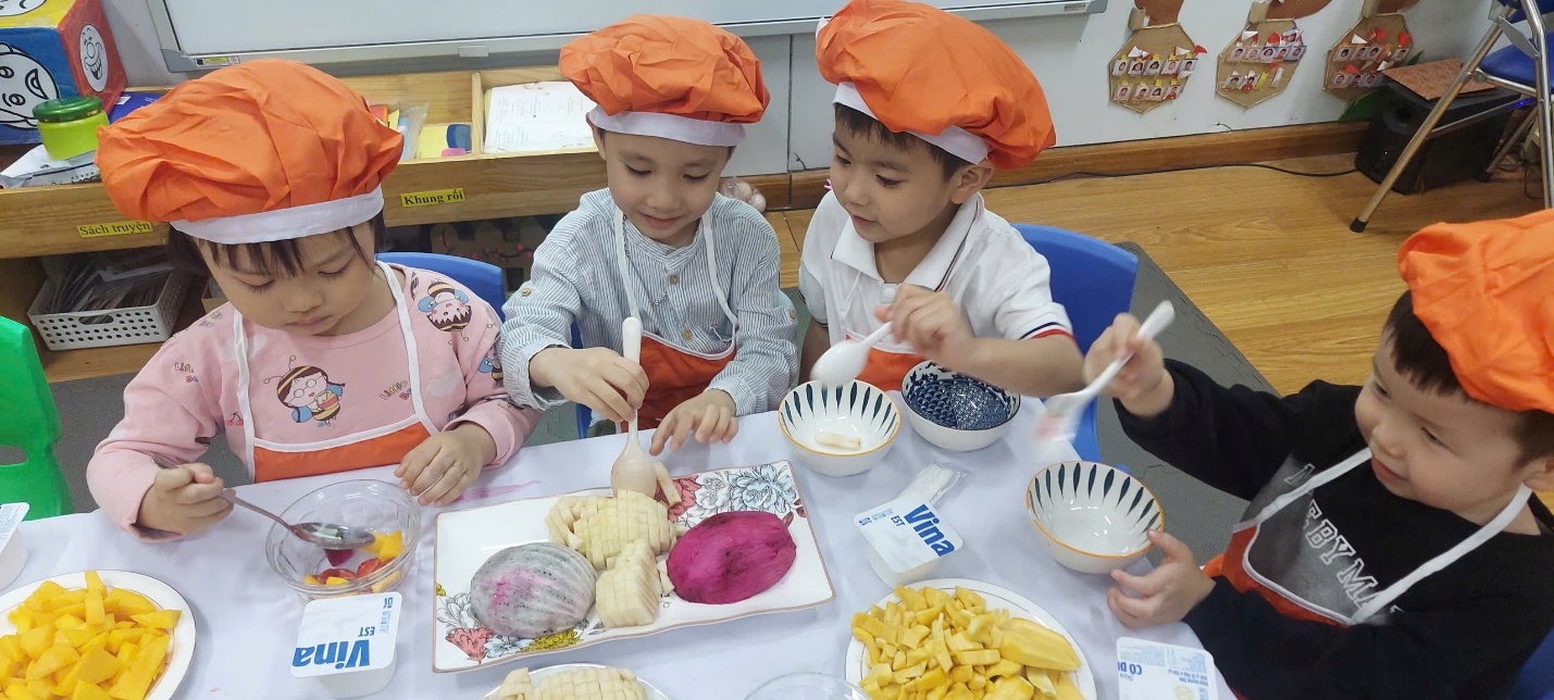 A group of kids in chef hats
AI-generated content may be incorrect.