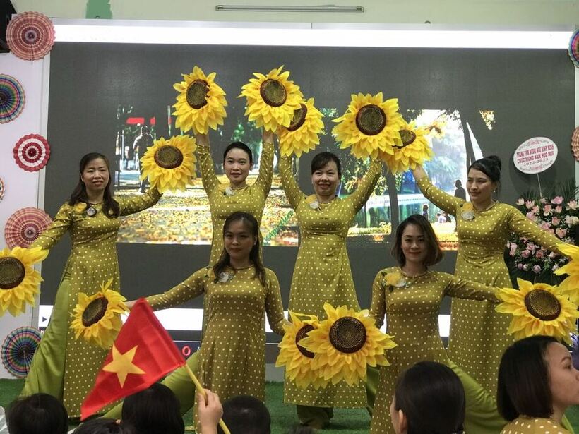 Video nền cho các tiết mục văn nghệ