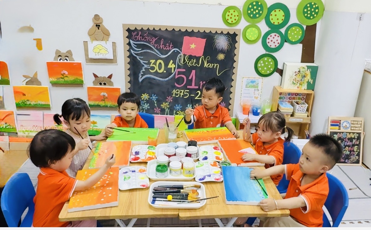 A group of children painting
AI-generated content may be incorrect.
