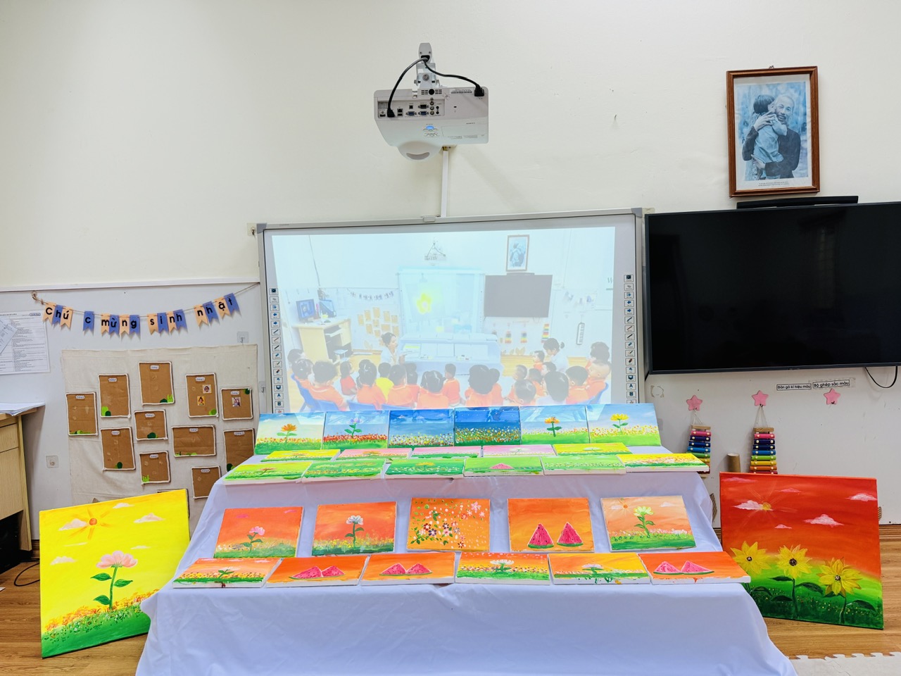 A display of art on a table
AI-generated content may be incorrect.